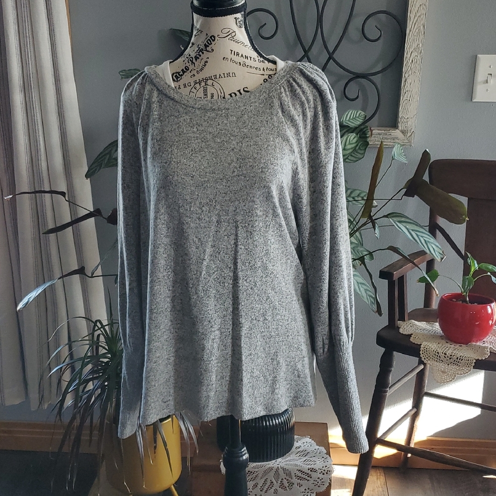 LOFT Heather Gray Long Sleeve Top